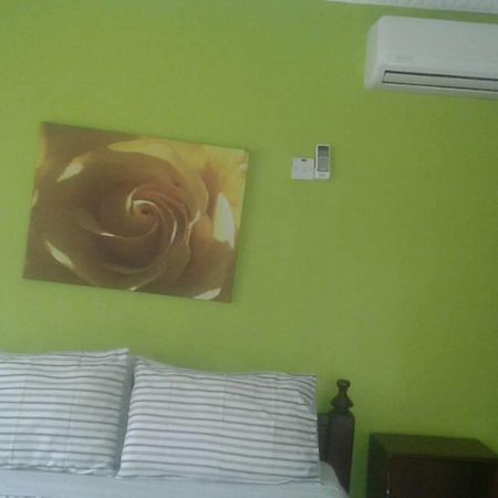 D Lodge&Bed And Breakfast Moshi Bagian luar foto